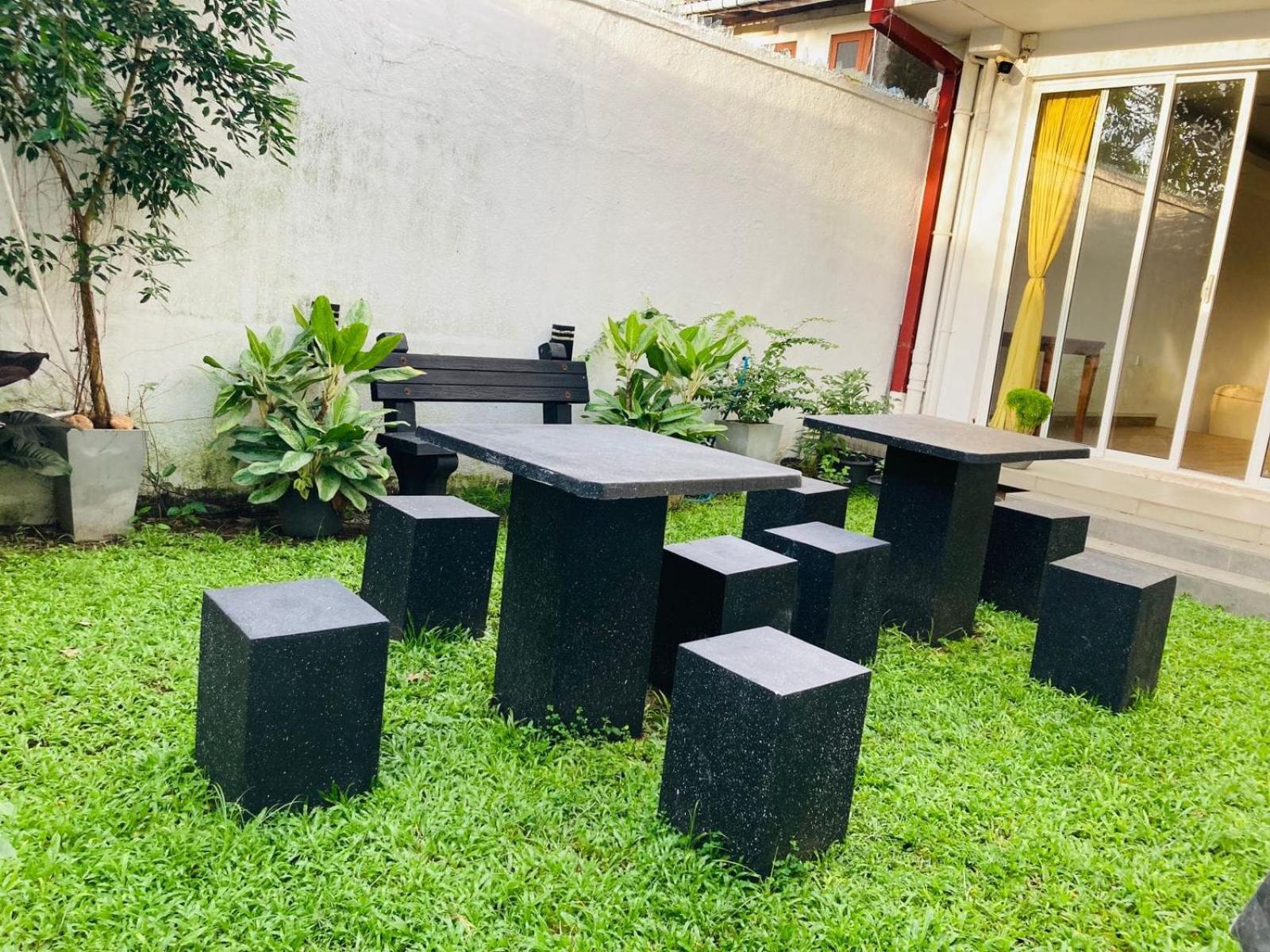 Green Bloom Dehiwala-Mount Lavinia Exterior photo